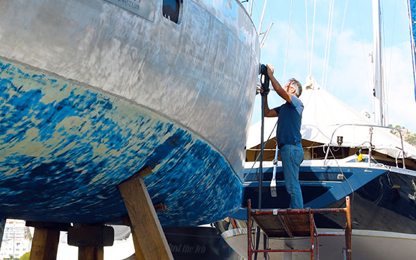 Kuva Miten poistat antifoulingin veneestäsi oikein?